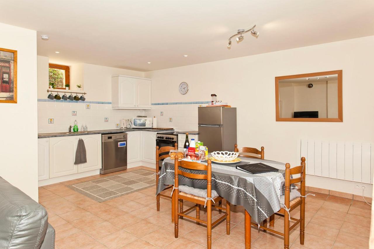 Stone Cottage With Modern Cosy Interior Near To Josselin Perfect Retreat For Writers Or Star Gazers Guégon Esterno foto